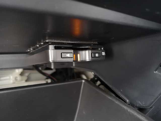 トヨタ ８６ GT 茨城県 2018(平30)年 8.3万km クリスタルホワイトパール 社外ナビ/【iPod・USB・SD・CD・DVD・TV・ラジオ・AV-IN・BT】/Bカメラ/ETC/クルコン/前後ドラレコ/6速MT/オートライト/Fフォグ/LEDライト/横滑り防止装置/プッシュスタート/スマートキー