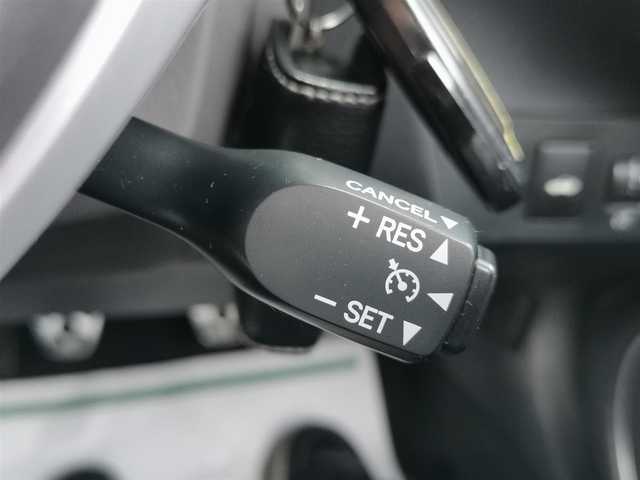 トヨタ ８６ GT 茨城県 2018(平30)年 8.3万km クリスタルホワイトパール 社外ナビ/【iPod・USB・SD・CD・DVD・TV・ラジオ・AV-IN・BT】/Bカメラ/ETC/クルコン/前後ドラレコ/6速MT/オートライト/Fフォグ/LEDライト/横滑り防止装置/プッシュスタート/スマートキー