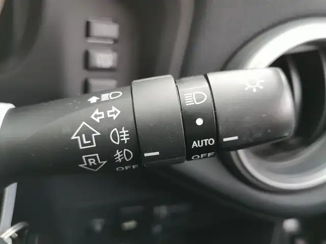 トヨタ ８６ GT 茨城県 2018(平30)年 8.3万km クリスタルホワイトパール 社外ナビ/【iPod・USB・SD・CD・DVD・TV・ラジオ・AV-IN・BT】/Bカメラ/ETC/クルコン/前後ドラレコ/6速MT/オートライト/Fフォグ/LEDライト/横滑り防止装置/プッシュスタート/スマートキー