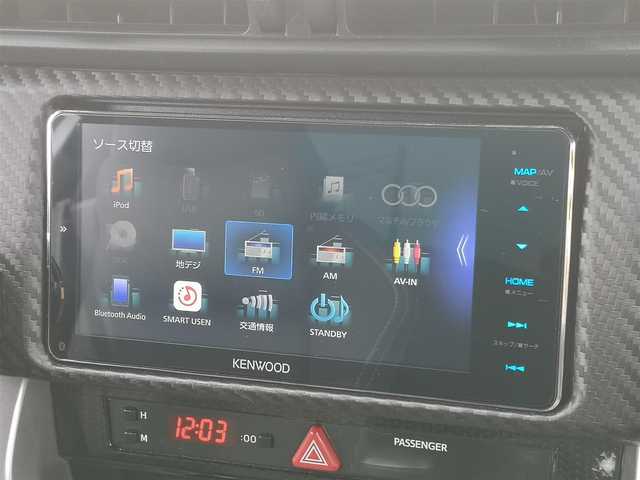 トヨタ ８６ GT 茨城県 2018(平30)年 8.3万km クリスタルホワイトパール 社外ナビ/【iPod・USB・SD・CD・DVD・TV・ラジオ・AV-IN・BT】/Bカメラ/ETC/クルコン/前後ドラレコ/6速MT/オートライト/Fフォグ/LEDライト/横滑り防止装置/プッシュスタート/スマートキー