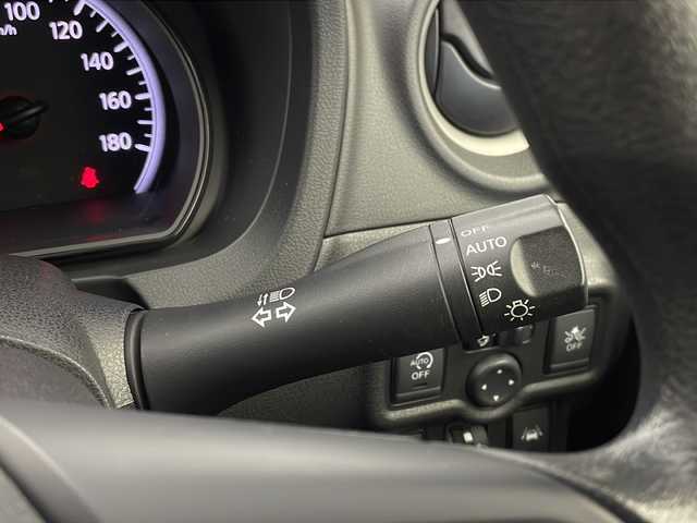 日産 ノート X 栃木県 2017(平29)年 3.1万km ダークメタルグレー 純正ナビ/（BT/CD/DVD/フルセグ/AM/FM)/バックカメラ/衝突軽減システム/車線逸脱抑制機能/横滑り防止/アイドリングストップ/ETC/ドライブレコーダー/電動格納ミラー/社外フロアマット/ステアリングスイッチ/AAC/オートライト/プッシュスタート/スマートキー/スペアキー