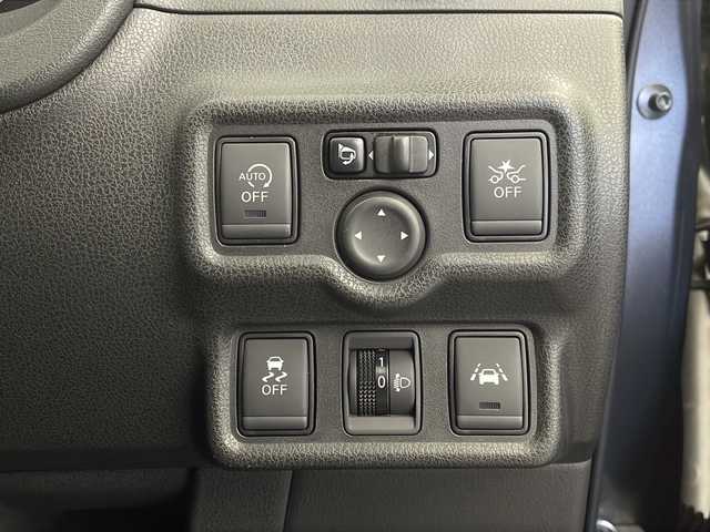 日産 ノート X 栃木県 2017(平29)年 3.1万km ダークメタルグレー 純正ナビ/（BT/CD/DVD/フルセグ/AM/FM)/バックカメラ/衝突軽減システム/車線逸脱抑制機能/横滑り防止/アイドリングストップ/ETC/ドライブレコーダー/電動格納ミラー/社外フロアマット/ステアリングスイッチ/AAC/オートライト/プッシュスタート/スマートキー/スペアキー