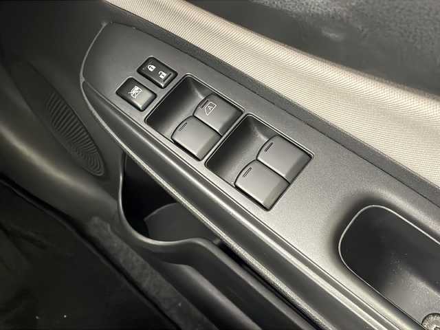 日産 ノート X 栃木県 2017(平29)年 3.1万km ダークメタルグレー 純正ナビ/（BT/CD/DVD/フルセグ/AM/FM)/バックカメラ/衝突軽減システム/車線逸脱抑制機能/横滑り防止/アイドリングストップ/ETC/ドライブレコーダー/電動格納ミラー/社外フロアマット/ステアリングスイッチ/AAC/オートライト/プッシュスタート/スマートキー/スペアキー