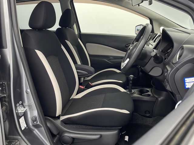 日産 ノート X 栃木県 2017(平29)年 3.1万km ダークメタルグレー 純正ナビ/（BT/CD/DVD/フルセグ/AM/FM)/バックカメラ/衝突軽減システム/車線逸脱抑制機能/横滑り防止/アイドリングストップ/ETC/ドライブレコーダー/電動格納ミラー/社外フロアマット/ステアリングスイッチ/AAC/オートライト/プッシュスタート/スマートキー/スペアキー