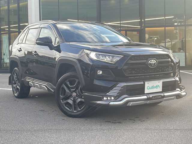 トヨタ ＲＡＶ４ アドベンチャー 長野県 2021(令3)年 5.7万km アティチュードブラックマイカ サンルーフ/アルパインメモリナビ/FM・AM・DVD・CD・フルセグTV/Bluetooth Audio/バックカメラ/スタッドレスタイヤ積み込み（社外アルミホイール）/JAOS Selected by MODELLISTA/バンパープロテクター・サイドプロテクター/前後ドライブレコーダー(Y-210R)/アドベンチャー専用ルーフレール/純正19インチアルミホイール/レーダークルーズコントロール/レーントレーシングアシスト/ブラインドスポットモニター/オートマチックハイビーム/前後コーナーセンサー/デジタルインナーミラー/トヨタセーフティセンス/ダウンヒルコントロール/ロードサインアシスト/ステアリングヒーター/前席シートヒーター/革巻きステアリング/TRDマッドガード/ベンチレーション/電動格納シート/電動パーキング/黒レザーシート/オートホールド/LEDヘッドライト/社外フロアマット/プッシュスタート/電動格納ミラー/ウィンカーミラー/マフラーカッター/オートライト/スマートキー/ドアバイザー/フォグランプ/スペアキー/取扱説明書/保証書/ETC