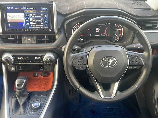 トヨタ ＲＡＶ４ アドベンチャー 長野県 2021(令3)年 5.7万km アティチュードブラックマイカ サンルーフ/アルパインメモリナビ/FM・AM・DVD・CD・フルセグTV/Bluetooth Audio/バックカメラ/スタッドレスタイヤ積み込み（社外アルミホイール）/JAOS Selected by MODELLISTA/バンパープロテクター・サイドプロテクター/前後ドライブレコーダー(Y-210R)/アドベンチャー専用ルーフレール/純正19インチアルミホイール/レーダークルーズコントロール/レーントレーシングアシスト/ブラインドスポットモニター/オートマチックハイビーム/前後コーナーセンサー/デジタルインナーミラー/トヨタセーフティセンス/ダウンヒルコントロール/ロードサインアシスト/ステアリングヒーター/前席シートヒーター/革巻きステアリング/TRDマッドガード/ベンチレーション/電動格納シート/電動パーキング/黒レザーシート/オートホールド/LEDヘッドライト/社外フロアマット/プッシュスタート/電動格納ミラー/ウィンカーミラー/マフラーカッター/オートライト/スマートキー/ドアバイザー/フォグランプ/スペアキー/取扱説明書/保証書/ETC