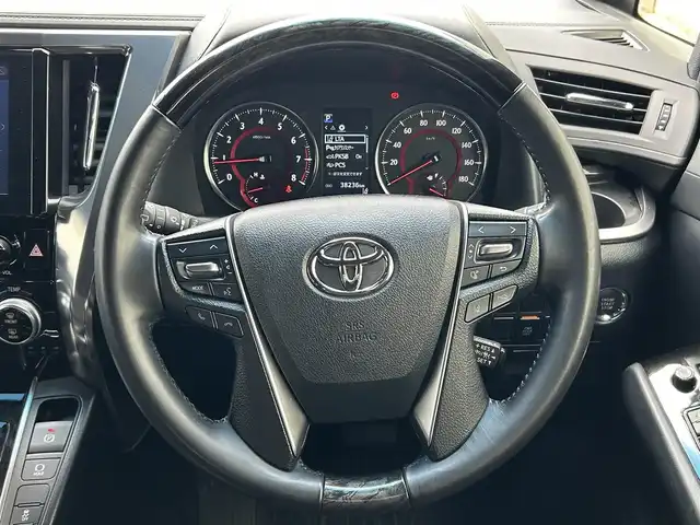 トヨタ アルファード S タイプゴールド 滋賀県 2021(令3)年 3.9万km ブラック ガソリン/2WD(FF)/CVT/モデリスタエアロ/後席モニター/両側パワースライドドア/９インチディスプレイオーディオ/(FM/AM/CD/DVD/フルセグ/Bluetooth)/ETC/前後ドライブレコーダー/バックカメラ/ＴｏｙｏｔａＳａｆｅｔｙＳｅｎｓｅ/・プリクラッシュブレーキアシスト	/・踏み間違い防止アシスト/・レーンキープアシスト	/・レーダークルーズコントロール/・標識検知機能	/電動格納ミラー/電動リアゲート/電動パーキング/ブレーキホールド/革巻きステアリング/ステアリングスイッチ/オートライト/LEDヘッドライト/フロントフォグ/オートマチックハイビーム/フルオートエアコン/プッシュスタート/スマートキー/スペアキー/純正フロアマット