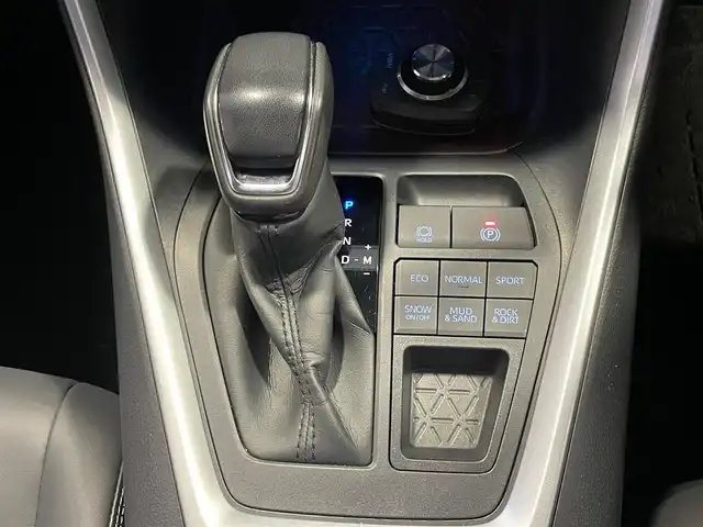 トヨタ ＲＡＶ４ G 島根県 2021(令3)年 5万km アティチュードブラックマイカ ワンオーナー/４WD/社外9インチメモリナビ　/(フルセグTV/DVD再生/Bluetooth　/バックカメラ　/ビルトインETC　/レーダークルーズコントロール　/衝突軽減システム/レーンキープアシスト/パワーバックドア　/前後コーナーセンサー　/オートハイビーム/純正LEDライト/純正フォグランプ/前席シートヒーター/ステアリングヒーター/デュアルエアコン/純正フロアマット/純正18インチアルミホイール