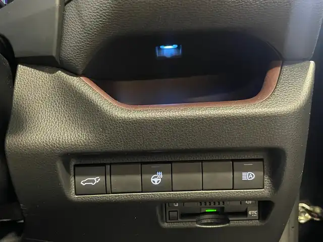 トヨタ ＲＡＶ４ G 島根県 2021(令3)年 5万km アティチュードブラックマイカ ワンオーナー/４WD/社外9インチメモリナビ　/(フルセグTV/DVD再生/Bluetooth　/バックカメラ　/ビルトインETC　/レーダークルーズコントロール　/衝突軽減システム/レーンキープアシスト/パワーバックドア　/前後コーナーセンサー　/オートハイビーム/純正LEDライト/純正フォグランプ/前席シートヒーター/ステアリングヒーター/デュアルエアコン/純正フロアマット/純正18インチアルミホイール