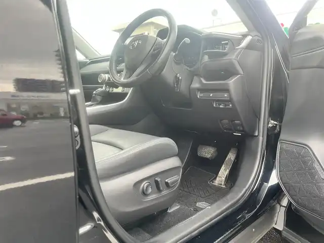 トヨタ ＲＡＶ４ G 島根県 2021(令3)年 5万km アティチュードブラックマイカ ワンオーナー/４WD/社外9インチメモリナビ　/(フルセグTV/DVD再生/Bluetooth　/バックカメラ　/ビルトインETC　/レーダークルーズコントロール　/衝突軽減システム/レーンキープアシスト/パワーバックドア　/前後コーナーセンサー　/オートハイビーム/純正LEDライト/純正フォグランプ/前席シートヒーター/ステアリングヒーター/デュアルエアコン/純正フロアマット/純正18インチアルミホイール