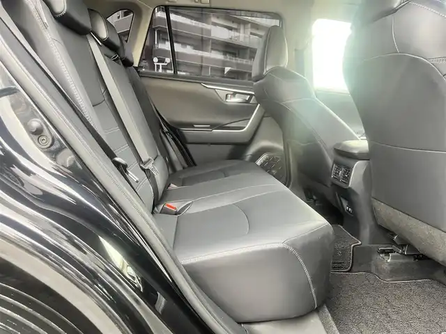 トヨタ ＲＡＶ４ G 島根県 2021(令3)年 5万km アティチュードブラックマイカ ワンオーナー/４WD/社外9インチメモリナビ　/(フルセグTV/DVD再生/Bluetooth　/バックカメラ　/ビルトインETC　/レーダークルーズコントロール　/衝突軽減システム/レーンキープアシスト/パワーバックドア　/前後コーナーセンサー　/オートハイビーム/純正LEDライト/純正フォグランプ/前席シートヒーター/ステアリングヒーター/デュアルエアコン/純正フロアマット/純正18インチアルミホイール