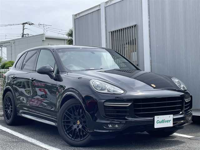 ポルシェ カイエン GTS 静岡県 2016(平28)年 2.8万km 黒 ~パノラマルーフ~/ユーザー買取車両/純正ナビ/　【CD/DVD/BT/地デジフルセグTV】/純正LEDヘッドライト/純正20インチAW/GTSハーフレザーシート/シートヒーター/スポーツエキゾーストシステム/ポルシェアクティブサスペンション/ポルシェヒルコントロール/スポーツプラスモード/ティプトロニックSシフトパドル（カーボンパーツ付き）/クルーズコントロール/バックカメラ/電動パーキングブレーキ/ETC/オートスタート/ストップ機能