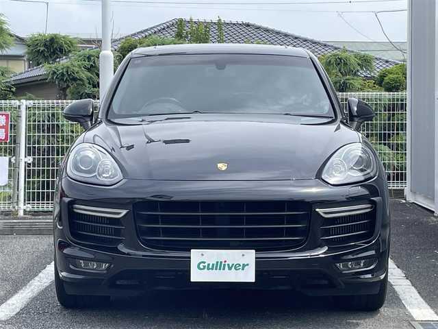 ポルシェ カイエン GTS 静岡県 2016(平28)年 2.8万km 黒 ~パノラマルーフ~/ユーザー買取車両/純正ナビ/　【CD/DVD/BT/地デジフルセグTV】/純正LEDヘッドライト/純正20インチAW/GTSハーフレザーシート/シートヒーター/スポーツエキゾーストシステム/ポルシェアクティブサスペンション/ポルシェヒルコントロール/スポーツプラスモード/ティプトロニックSシフトパドル（カーボンパーツ付き）/クルーズコントロール/バックカメラ/電動パーキングブレーキ/ETC/オートスタート/ストップ機能