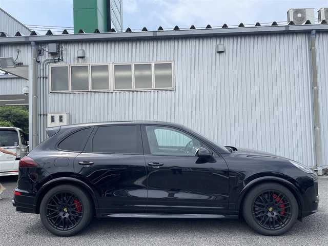 ポルシェ カイエン GTS 静岡県 2016(平28)年 2.8万km 黒 ~パノラマルーフ~/ユーザー買取車両/純正ナビ/　【CD/DVD/BT/地デジフルセグTV】/純正LEDヘッドライト/純正20インチAW/GTSハーフレザーシート/シートヒーター/スポーツエキゾーストシステム/ポルシェアクティブサスペンション/ポルシェヒルコントロール/スポーツプラスモード/ティプトロニックSシフトパドル（カーボンパーツ付き）/クルーズコントロール/バックカメラ/電動パーキングブレーキ/ETC/オートスタート/ストップ機能