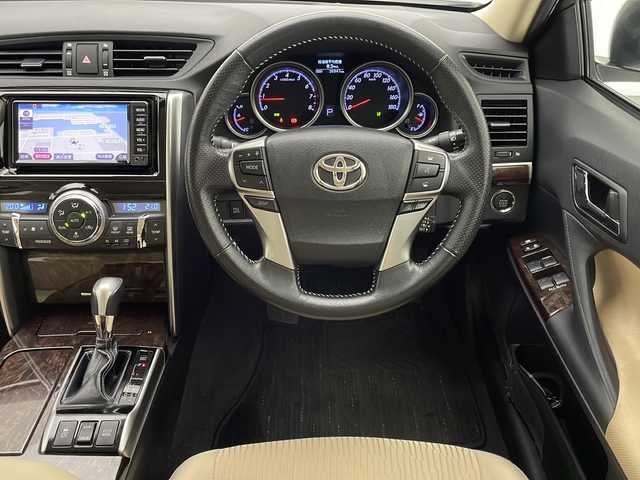 トヨタ マークＸ 250G 宮崎県 2017(平29)年 2.7万km ホワイトパールクリスタルシャイン 禁煙車/衝突被害軽減ブレーキ/純正ナビTV/（NSCD-W66/CD/Bluetooth/FMAM/ワンセグTV)/純正バックカメラ/純正16インチアルミ/純正LEDオートライト/純正フォグ/純正16インチアルミ/純正フロアマット/アダプティブクルーズコントロール/レーンディパーチャーアラート/ウインカードアミラー/デュアルオートエアコン/ウッド調パネル/本革巻ハンドル/運転席パワーシート/スマートキー/プッシュエンジンスタート/スペアキー/新車時保証書/取扱い説明書