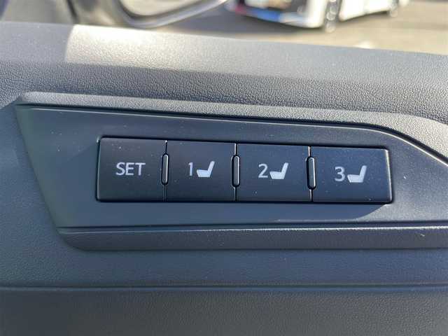 トヨタ アルファード S Cパッケージ 宮城県 2022(令4)年 4.9万km ホワイトパールクリスタルシャイン メーカー純正9.8インチナビ　/　（フルセグTV/Bluetooth/USB/HDMI）/純正12.1インチ後席モニター/ツインムーンルーフ　/バックカメラ　/ブラインドスポットモニター 　/デジタルインナーミラー/レザーシート（合皮）/　（エグゼクティブパワーシート/シートヒーター/ベンチレーション）/両側パワースライドドア/レーダークルーズコントロール　/ステアリングヒーター　/パワーバックドア/オートマチックハイビーム/前後ドライブレコーダー/純正18インチアルミホイール/ビルトインＥＴＣ2.0　/三眼ＬＥＤヘッドライト