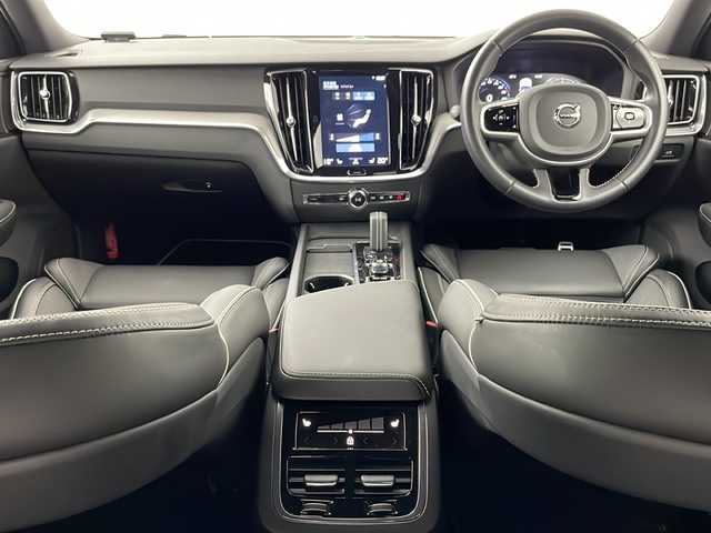 ボルボ Ｖ６０ B5 インスクリプション 道央・札幌 2021(令3)年 2.3万km パール ・ワンオーナー/・純正ナビ&USB&BT&フルセグ/・全方位モニター/・パワーバックドア/・Harman/Kardonサラウンドシステム/・ヘッドアップディスプレイ/・レザーシート/・前席パワーシート/・全席シートヒーター/・置くだけ充電/・社外前後ドライブレコーダー/・コーナーセンサー/・純正17インチAW/・純正AW付スタッドレス積載