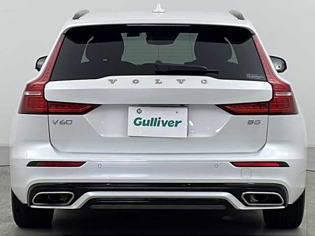 ボルボ Ｖ６０ B5 インスクリプション 道央・札幌 2021(令3)年 2.3万km パール ・ワンオーナー/・純正ナビ&USB&BT&フルセグ/・全方位モニター/・パワーバックドア/・Harman/Kardonサラウンドシステム/・ヘッドアップディスプレイ/・レザーシート/・前席パワーシート/・全席シートヒーター/・置くだけ充電/・社外前後ドライブレコーダー/・コーナーセンサー/・純正17インチAW/・純正AW付スタッドレス積載