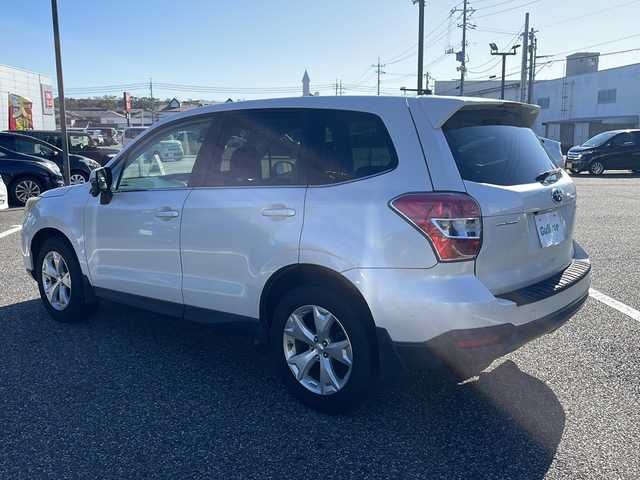 スバル フォレスター 2．0i－S アイサイト 島根県 2014(平26)年 6万km サテンホワイトパール 社外ナビ/アイドリングストップ/ウィンカーミラー/クルーズコントロール（追従走行あり）/ETC/プッシュスタート/CD/DVD/AAC/パドルシフト/取扱説明書/前方ドラレコ/レーンキープ/シートヒーター（D/N席）/純正AW