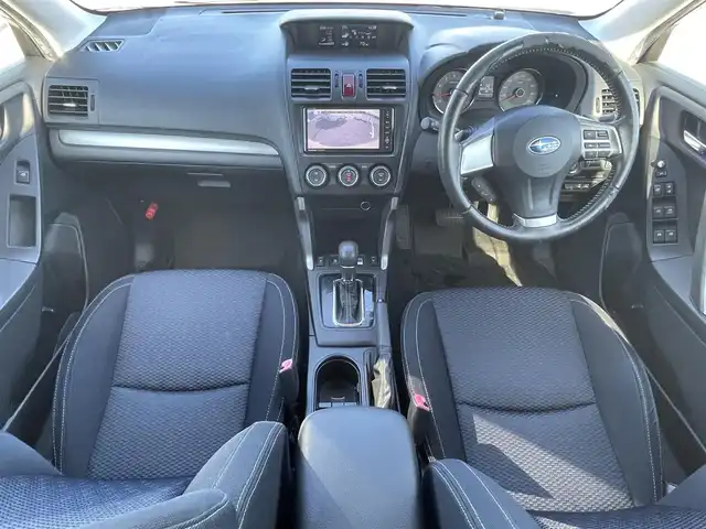 スバル フォレスター 2．0i－S アイサイト 島根県 2014(平26)年 6万km サテンホワイトパール 社外ナビ/アイドリングストップ/ウィンカーミラー/クルーズコントロール（追従走行あり）/ETC/プッシュスタート/CD/DVD/AAC/パドルシフト/取扱説明書/前方ドラレコ/レーンキープ/シートヒーター（D/N席）/純正AW