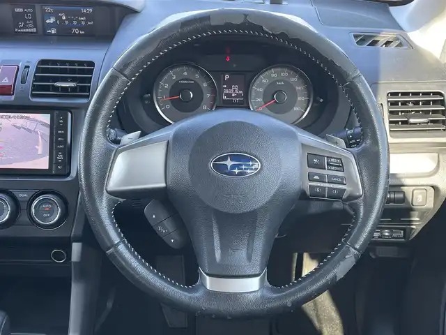 スバル フォレスター 2．0i－S アイサイト 島根県 2014(平26)年 6万km サテンホワイトパール 社外ナビ/アイドリングストップ/ウィンカーミラー/クルーズコントロール（追従走行あり）/ETC/プッシュスタート/CD/DVD/AAC/パドルシフト/取扱説明書/前方ドラレコ/レーンキープ/シートヒーター（D/N席）/純正AW