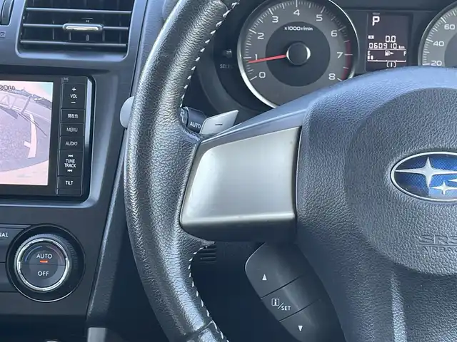 スバル フォレスター 2．0i－S アイサイト 島根県 2014(平26)年 6万km サテンホワイトパール 社外ナビ/アイドリングストップ/ウィンカーミラー/クルーズコントロール（追従走行あり）/ETC/プッシュスタート/CD/DVD/AAC/パドルシフト/取扱説明書/前方ドラレコ/レーンキープ/シートヒーター（D/N席）/純正AW