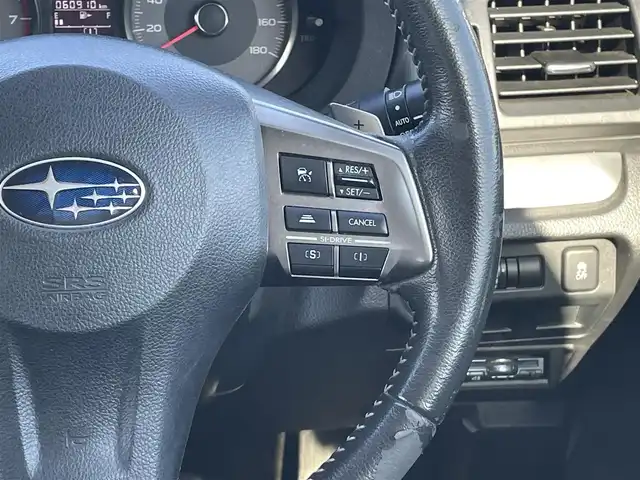 スバル フォレスター 2．0i－S アイサイト 島根県 2014(平26)年 6万km サテンホワイトパール 社外ナビ/アイドリングストップ/ウィンカーミラー/クルーズコントロール（追従走行あり）/ETC/プッシュスタート/CD/DVD/AAC/パドルシフト/取扱説明書/前方ドラレコ/レーンキープ/シートヒーター（D/N席）/純正AW