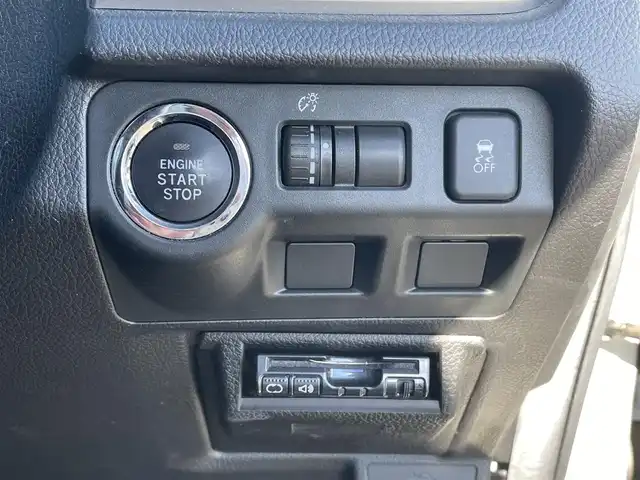 スバル フォレスター 2．0i－S アイサイト 島根県 2014(平26)年 6万km サテンホワイトパール 社外ナビ/アイドリングストップ/ウィンカーミラー/クルーズコントロール（追従走行あり）/ETC/プッシュスタート/CD/DVD/AAC/パドルシフト/取扱説明書/前方ドラレコ/レーンキープ/シートヒーター（D/N席）/純正AW