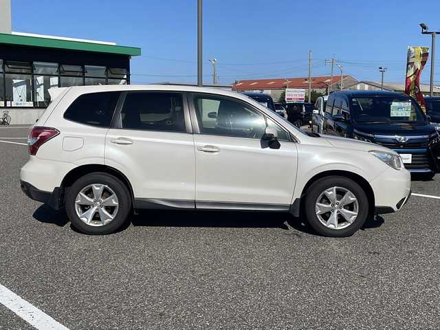 スバル フォレスター 2．0i－S アイサイト 島根県 2014(平26)年 6万km サテンホワイトパール 社外ナビ/アイドリングストップ/ウィンカーミラー/クルーズコントロール（追従走行あり）/ETC/プッシュスタート/CD/DVD/AAC/パドルシフト/取扱説明書/前方ドラレコ/レーンキープ/シートヒーター（D/N席）/純正AW