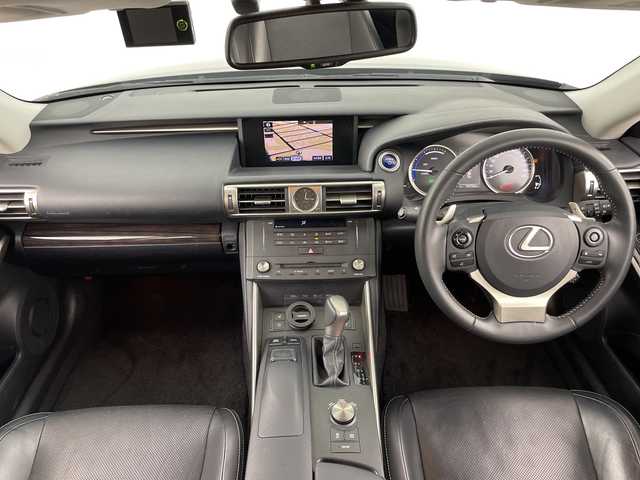 レクサス ＩＳ 300h バージョンL 愛知県 2014(平26)年 9.5万km マーキュリーグレーマイカ 禁煙車/純正7インチナビ/（AM/FM/フルセグTV/Bluetooth/CD/DVD）/バックカメラ/プリクラッシュセーフティ/レーダークルーズコントロール/ETC/ドライブレコーダー/本革シート/前席シートヒーター/前席シートベンチレーション/前席パワーシート/運転席シートメモリー/パドルシフト/リア電動サンシェード/純正18インチアルミホイール/スマートキー/スペアキー/（スマートキー1本/カードキー１枚）/プッシュスタート/LEDヘッドライト/オートライト/フロントフォグランプ/電動格納ミラー/純正フロアマット