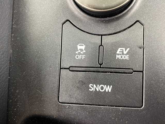 レクサス ＩＳ 300h バージョンL 愛知県 2014(平26)年 9.5万km マーキュリーグレーマイカ 禁煙車/純正7インチナビ/（AM/FM/フルセグTV/Bluetooth/CD/DVD）/バックカメラ/プリクラッシュセーフティ/レーダークルーズコントロール/ETC/ドライブレコーダー/本革シート/前席シートヒーター/前席シートベンチレーション/前席パワーシート/運転席シートメモリー/パドルシフト/リア電動サンシェード/純正18インチアルミホイール/スマートキー/スペアキー/（スマートキー1本/カードキー１枚）/プッシュスタート/LEDヘッドライト/オートライト/フロントフォグランプ/電動格納ミラー/純正フロアマット