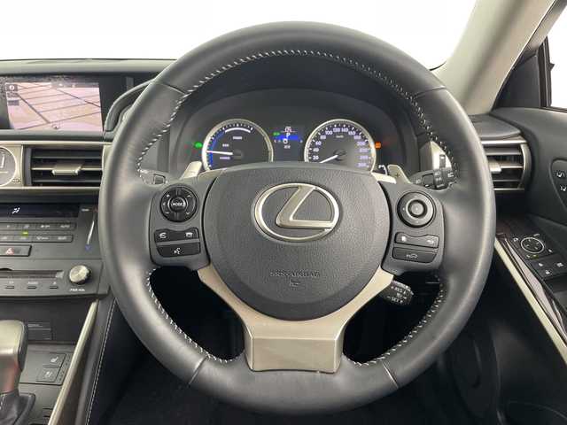 レクサス ＩＳ 300h バージョンL 愛知県 2014(平26)年 9.5万km マーキュリーグレーマイカ 禁煙車/純正7インチナビ/（AM/FM/フルセグTV/Bluetooth/CD/DVD）/バックカメラ/プリクラッシュセーフティ/レーダークルーズコントロール/ETC/ドライブレコーダー/本革シート/前席シートヒーター/前席シートベンチレーション/前席パワーシート/運転席シートメモリー/パドルシフト/リア電動サンシェード/純正18インチアルミホイール/スマートキー/スペアキー/（スマートキー1本/カードキー１枚）/プッシュスタート/LEDヘッドライト/オートライト/フロントフォグランプ/電動格納ミラー/純正フロアマット