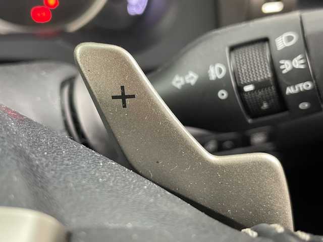 レクサス ＩＳ 300h バージョンL 愛知県 2014(平26)年 9.5万km マーキュリーグレーマイカ 禁煙車/純正7インチナビ/（AM/FM/フルセグTV/Bluetooth/CD/DVD）/バックカメラ/プリクラッシュセーフティ/レーダークルーズコントロール/ETC/ドライブレコーダー/本革シート/前席シートヒーター/前席シートベンチレーション/前席パワーシート/運転席シートメモリー/パドルシフト/リア電動サンシェード/純正18インチアルミホイール/スマートキー/スペアキー/（スマートキー1本/カードキー１枚）/プッシュスタート/LEDヘッドライト/オートライト/フロントフォグランプ/電動格納ミラー/純正フロアマット