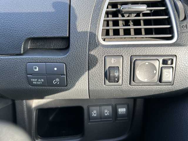 日産 セレナ ハイウェイS G Sハイブリッド 岐阜県 2012(平24)年 8.9万km スーパーブラック 登録時走行距離88896km/後席モニター/社外８インチナビ/フルセグＴＶ/バックカメラ/両側パワースライドドア/クルーズコントロール/純正アルミホイール/純正フロアマット/Ｂｌｕｅｔｏｏｔｈ接続/ＣＤチェンジャー/スマートキー/スペアキー/プッシュスタート/キセノンヘッドライト/オートライト/アイドリングストップ/パワーステアリング/パワーウィンドウ