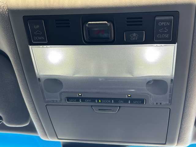 レクサス ＬＳ 460 バージョンSZ 鹿児島県 2009(平21)年 10.6万km ホワイトパールクリスタルシャイン サンルーフ/MTモード付AT/パドルシフト/D+N席パワーシート/クルーズコントロール/バックカメラ/ナビ/フルセグTV/純正フロアマット/レザーシート/純正19インチAW/AFS/横滑り防止装置/オートライト/スマートキー/プッシュスタート