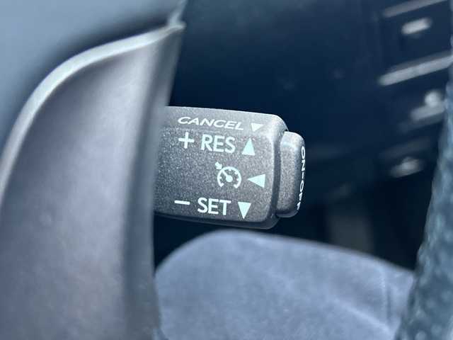 レクサス ＬＳ 460 バージョンSZ 鹿児島県 2009(平21)年 10.6万km ホワイトパールクリスタルシャイン サンルーフ/MTモード付AT/パドルシフト/D+N席パワーシート/クルーズコントロール/バックカメラ/ナビ/フルセグTV/純正フロアマット/レザーシート/純正19インチAW/AFS/横滑り防止装置/オートライト/スマートキー/プッシュスタート