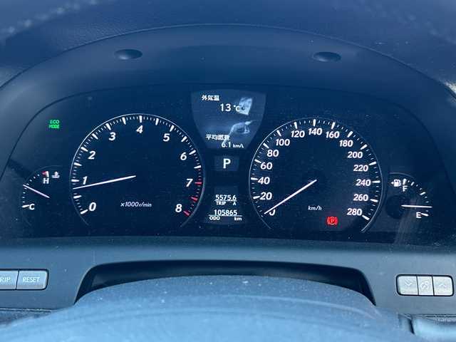 レクサス ＬＳ 460 バージョンSZ 鹿児島県 2009(平21)年 10.6万km ホワイトパールクリスタルシャイン サンルーフ/MTモード付AT/パドルシフト/D+N席パワーシート/クルーズコントロール/バックカメラ/ナビ/フルセグTV/純正フロアマット/レザーシート/純正19インチAW/AFS/横滑り防止装置/オートライト/スマートキー/プッシュスタート