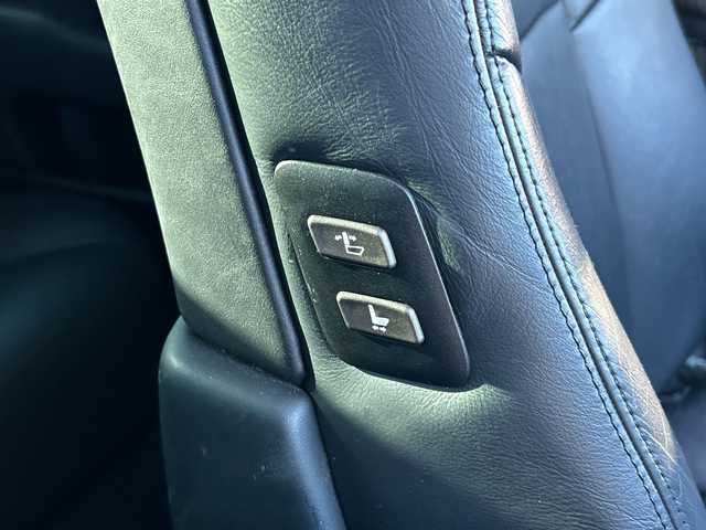 レクサス ＬＳ 460 バージョンSZ 鹿児島県 2009(平21)年 10.6万km ホワイトパールクリスタルシャイン サンルーフ/MTモード付AT/パドルシフト/D+N席パワーシート/クルーズコントロール/バックカメラ/ナビ/フルセグTV/純正フロアマット/レザーシート/純正19インチAW/AFS/横滑り防止装置/オートライト/スマートキー/プッシュスタート