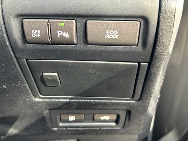 レクサス ＬＳ 460 バージョンSZ 鹿児島県 2009(平21)年 10.6万km ホワイトパールクリスタルシャイン サンルーフ/MTモード付AT/パドルシフト/D+N席パワーシート/クルーズコントロール/バックカメラ/ナビ/フルセグTV/純正フロアマット/レザーシート/純正19インチAW/AFS/横滑り防止装置/オートライト/スマートキー/プッシュスタート