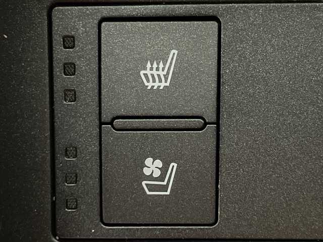 レクサス ＲＣ 350 Fスポーツ 神奈川県 2014(平26)年 6.7万km ブラック レクサスセーフティシステム/純正ナビ/・BT/フルセグTV/CD/DVD/SD/BD/USB/AUX/バックカメラ/赤革シート/パワーシート(D/N)/シートヒーター(D/N)/ベンチレーション(D/N)/メモリシート(D)/ECO/SPORT/SPORT+モード/SNOWモード/ドライブレコーダ/ビルトインETC/ブラインドスポットモニター/自動防眩ミラー/革巻きステアリング/ステアリングスイッチ/パドルシフト/Autoライト/コーナーセンサー/LEDヘッドライト/フォグランプ/スマートキー/プッシュスタートボタン/電動格納ミラー/ウィンカーミラー/純正フロアマット/純正19インチアルミホイール