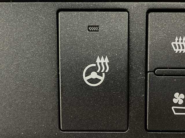 レクサス ＲＣ 350 Fスポーツ 神奈川県 2014(平26)年 6.7万km ブラック レクサスセーフティシステム/純正ナビ/・BT/フルセグTV/CD/DVD/SD/BD/USB/AUX/バックカメラ/赤革シート/パワーシート(D/N)/シートヒーター(D/N)/ベンチレーション(D/N)/メモリシート(D)/ECO/SPORT/SPORT+モード/SNOWモード/ドライブレコーダ/ビルトインETC/ブラインドスポットモニター/自動防眩ミラー/革巻きステアリング/ステアリングスイッチ/パドルシフト/Autoライト/コーナーセンサー/LEDヘッドライト/フォグランプ/スマートキー/プッシュスタートボタン/電動格納ミラー/ウィンカーミラー/純正フロアマット/純正19インチアルミホイール