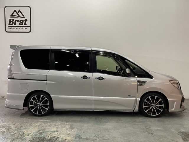 日産 セレナ HWS S HV Vセレ +SeftyⅡ 福島県 2016(平28)年 6.9万km ブリリアントシルバー AIS検査済み/【2502049740】/ローダウンキット（社外）/インパル プレミアムバージョン（社外）/フロントフォグランプ/HIDヘッドライト/オートライト/両側パワスラ/3列シート/スマートキー/後席モニター/Bluetooth接続/フルセグ/ETC(通常）/AAC/コーナーセンサー/盗難防止装置/全方位カメラ/レーンキープアシスト/横滑り防止/衝突被害軽減ブレーキ/アイドリングストップ/18AW ホットスタッフ　ラフィットLE07（ブラックポリッシュ）（社外）/グリップマックス シュアグリップ PRO SRORT（社外）/社外パーツ取付有