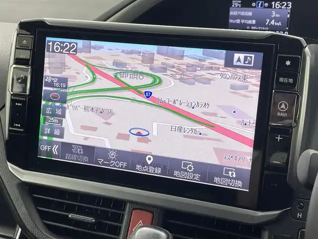 トヨタ ヴォクシー ZS 煌 熊本県 2018(平30)年 8万km ブラック 禁煙車　/社外ナビEX11Z（ＣＤ・ＤＶＤ・フルセグ・ＢＴ・ＳＤ・ＵＳＢ）/アルパインフリップダウンモニター　/バックカメラ　/ビルトインＥＴＣ　/両側パワースライドドア　/衝突軽減ブレーキ　/レーンキープアシスト/横滑り防止/アイドリングストップ/純正フロアマット/純正１６インチAW/オートライト/オートマチックハイビーム/LEDヘッドライト/フォグライト/スマートキー/プッシュスタート/スペアキー1本/保証書