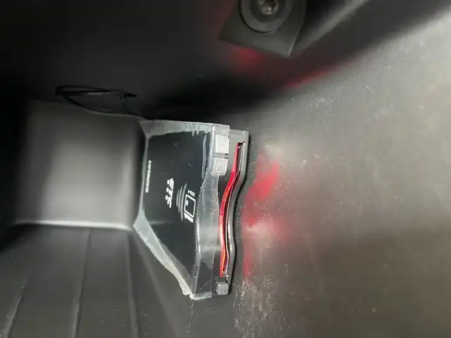ルノー トゥインゴ インテンス 静岡県 2022(令4)年 2.1万km BLANC NACRE EDC/純正ディスプレイオーディオ/AppleCarPlay/androidauto/Bluetooth/USB/AM/FM/AUX/バックカメラ/レーンキープアシスト/クルーズコントロール/リアコーナーセンサー/ストップ＆ゴー/半革シート/シートヒーター/純正16インチAW/VELVA製ホイールタイヤ車載/ETC