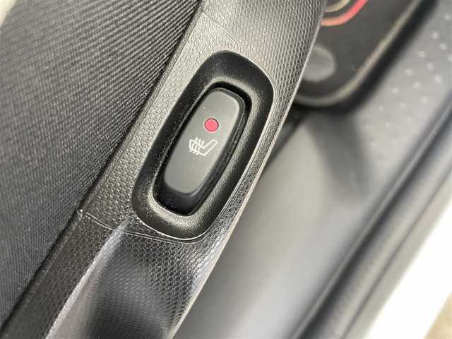 ルノー トゥインゴ インテンス 静岡県 2022(令4)年 2.1万km BLANC NACRE EDC/純正ディスプレイオーディオ/AppleCarPlay/androidauto/Bluetooth/USB/AM/FM/AUX/バックカメラ/レーンキープアシスト/クルーズコントロール/リアコーナーセンサー/ストップ＆ゴー/半革シート/シートヒーター/純正16インチAW/VELVA製ホイールタイヤ車載/ETC
