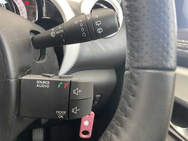 ルノー トゥインゴ インテンス 静岡県 2022(令4)年 2.1万km BLANC NACRE EDC/純正ディスプレイオーディオ/AppleCarPlay/androidauto/Bluetooth/USB/AM/FM/AUX/バックカメラ/レーンキープアシスト/クルーズコントロール/リアコーナーセンサー/ストップ＆ゴー/半革シート/シートヒーター/純正16インチAW/VELVA製ホイールタイヤ車載/ETC