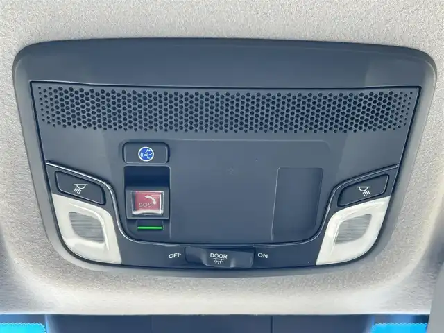 ホンダ フィット e:HEVリュクス 熊本県 2020(令2)年 11.3万km プラチナホワイトパール 純正ナビ/・AM/FM/CD/DVD/SD/AUX/iPod/USB/BT/・フルセグTV/バックカメラ/ホンダセンシング/・路外逸脱抑制機能/・踏み間違い衝突軽減システム/・衝突軽減ブレーキ/・パーキングセンサーシステム/・オートマチックハイビーム/・アダプティブクルーズコントロール/前後コーナーセンサー/革巻きステアリング/・ステアリングリモコン/レザーシート/・D/N席シートヒーター/オートライト/・LEDライト/・フォグランプ/電動格納ミラー/・ウィンカーミラー/純正ドライブレコーダー（前後）/ビルトインETC/電動サイドブレーキ/・ホールドボタン/トノカバー/純正フロアマット/純正アルミホイール/スマートキー/・スペアキー