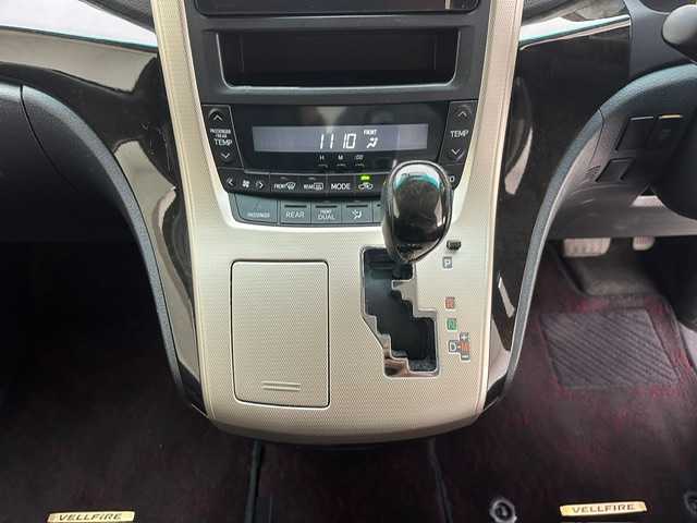 トヨタ ヴェルファイア 2．4Z ゴールデンアイズⅡ 兵庫県 2014(平26)年 7.3万km ブラック 純正ナビ/フルセグ CD DVD BT MSV/純正フリップダウンモニター/両側パワースライド/バックカメラ/ビルトインETC/クルーズコントロール/クリアランスソナー/パワーバックドア/HIDヘッドライト/オートライト/フォグライト/ドライブレコーダー/MTモードAT/スマートキー