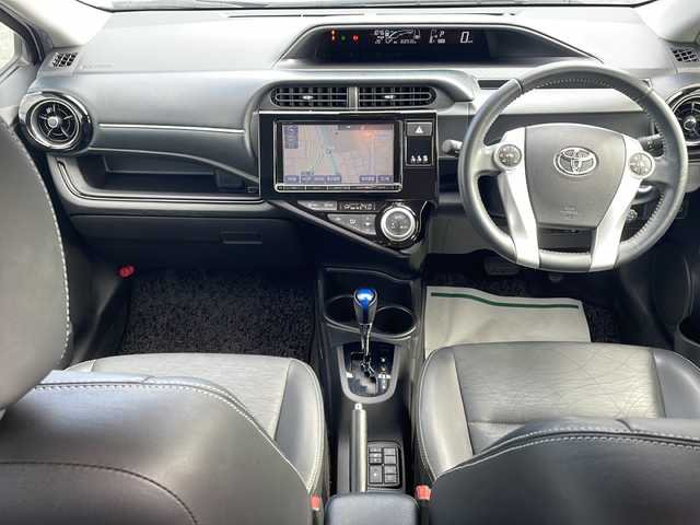 トヨタ アクア G ブラックソフトレザーセレ 福岡県 2015(平27)年 16.9万km ライムホワイトパールクリスタルシャイン ディーラーオプションメモリナビ/NSZTY64T/フルセグTV/BT接続/レーダークルーズコントロール/シートヒーター/バックカメラ/ビルトインETC/オートライト/純正フロアマット/純正ドアバイザー/純正16インチアルミホイール/スマートキー/プッシュスタート