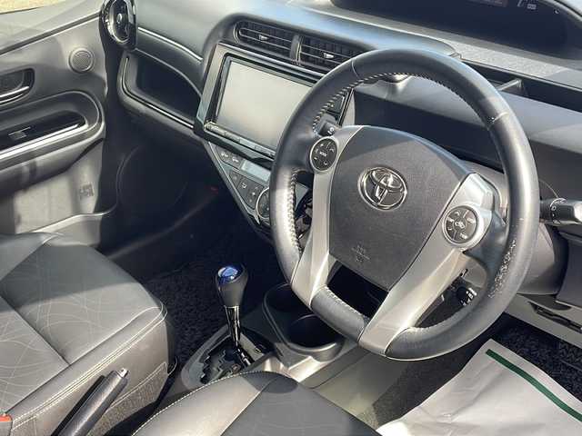 トヨタ アクア G ブラックソフトレザーセレ 福岡県 2015(平27)年 16.9万km ライムホワイトパールクリスタルシャイン ディーラーオプションメモリナビ/NSZTY64T/フルセグTV/BT接続/レーダークルーズコントロール/シートヒーター/バックカメラ/ビルトインETC/オートライト/純正フロアマット/純正ドアバイザー/純正16インチアルミホイール/スマートキー/プッシュスタート